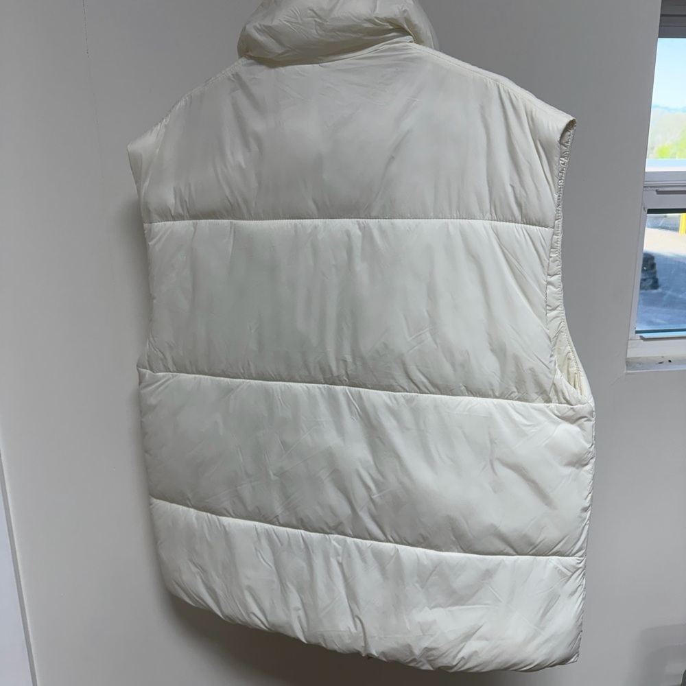 Abercrombie & Fitch Cream Puffer Vest - Picture 3 of 3
